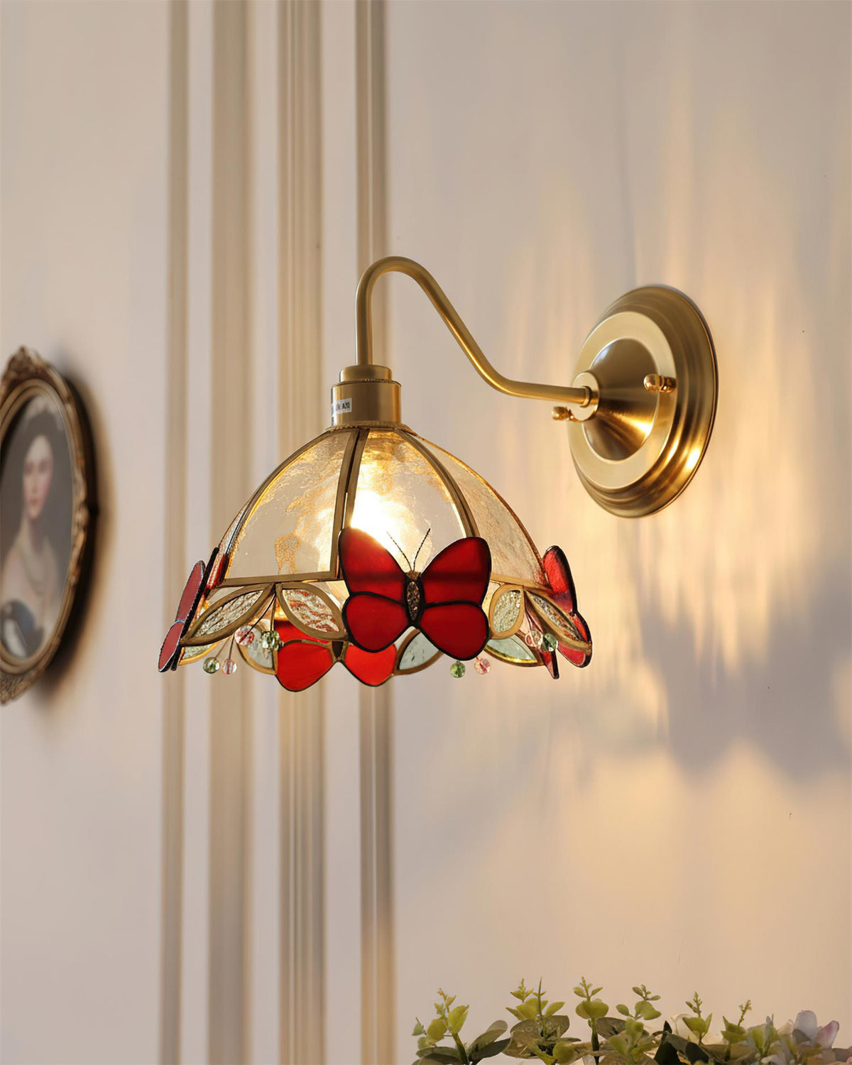 Renanaria Jewel Wall Lamp