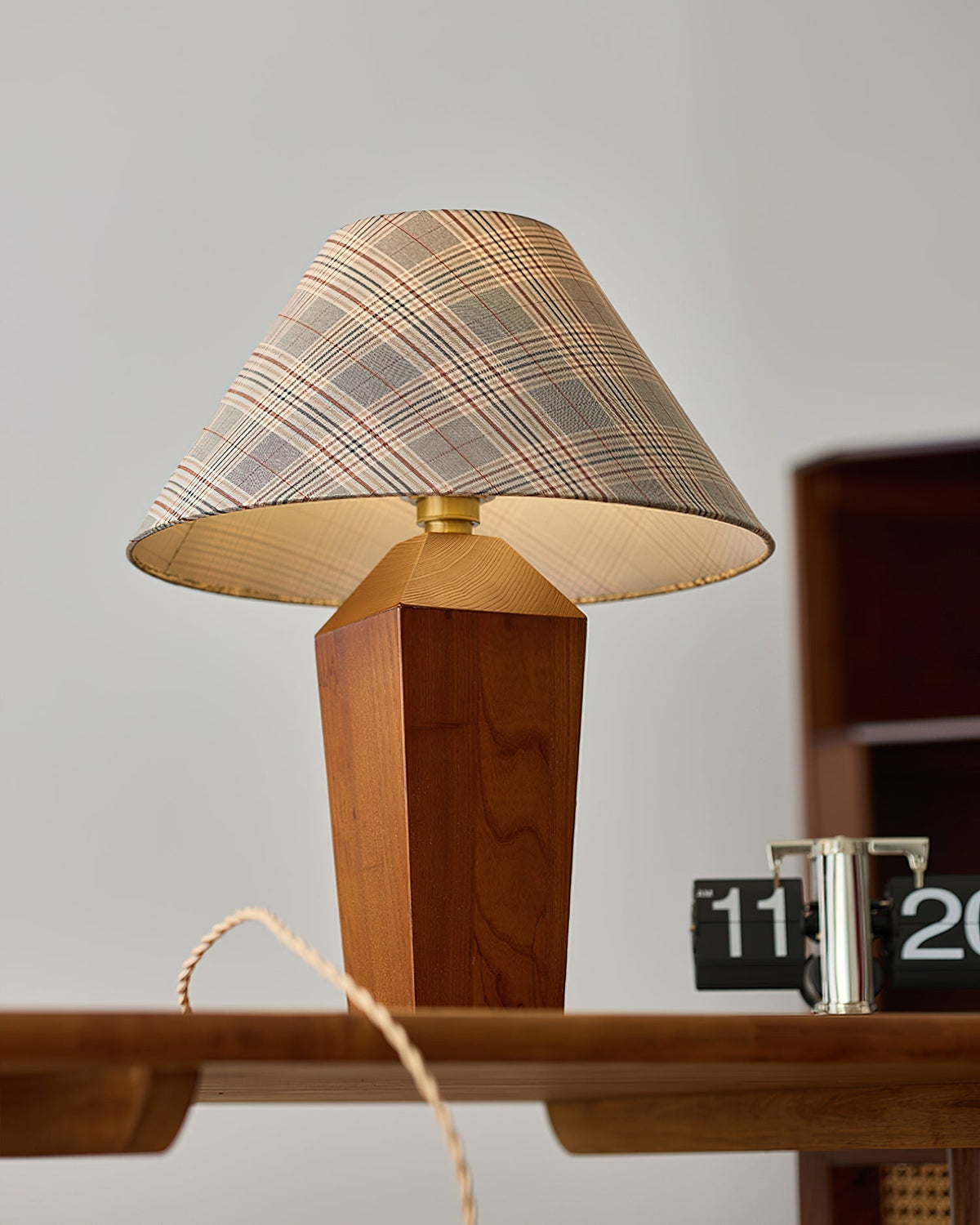 Reniniella Table Lamp