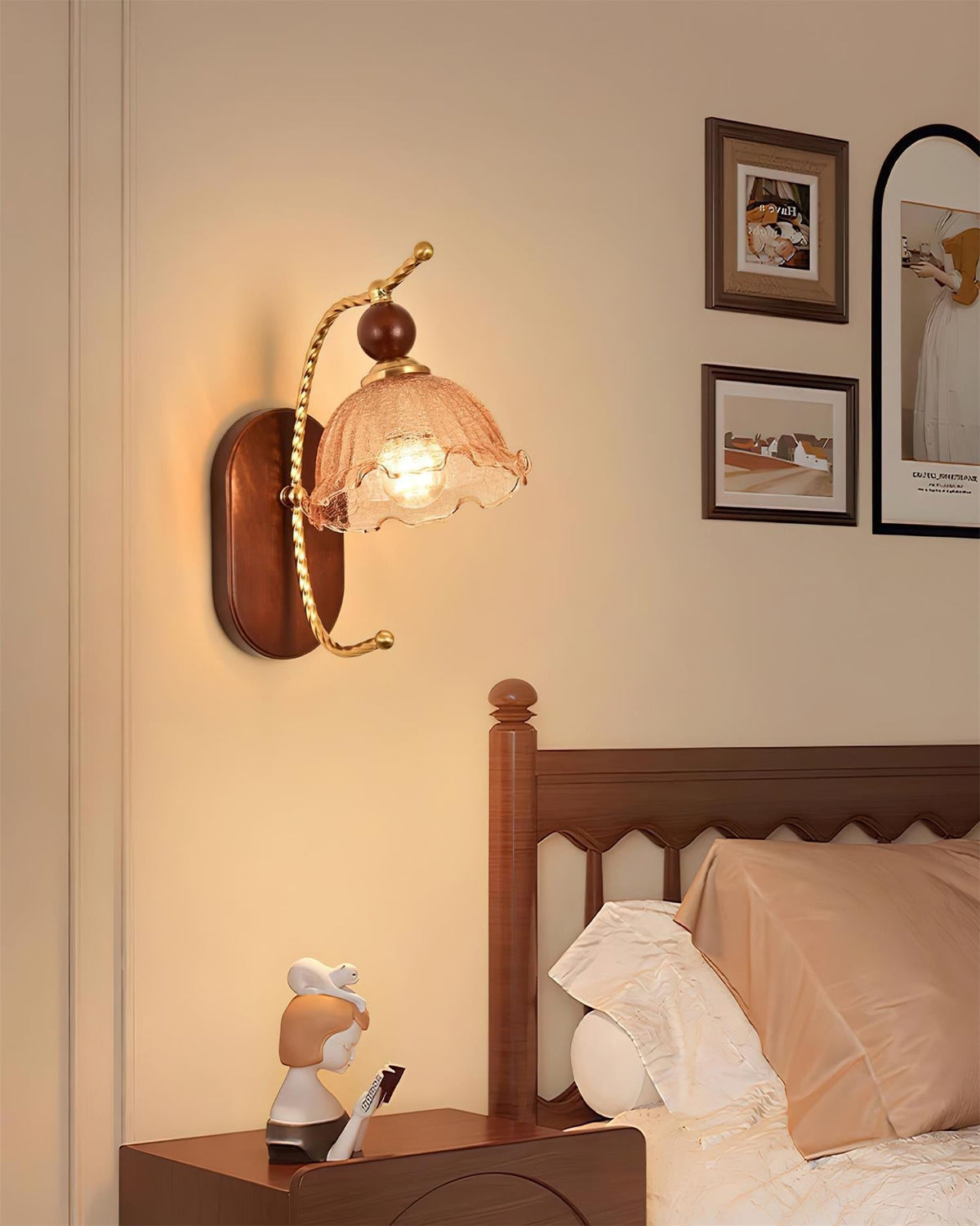Orelivaya Wall Lamp