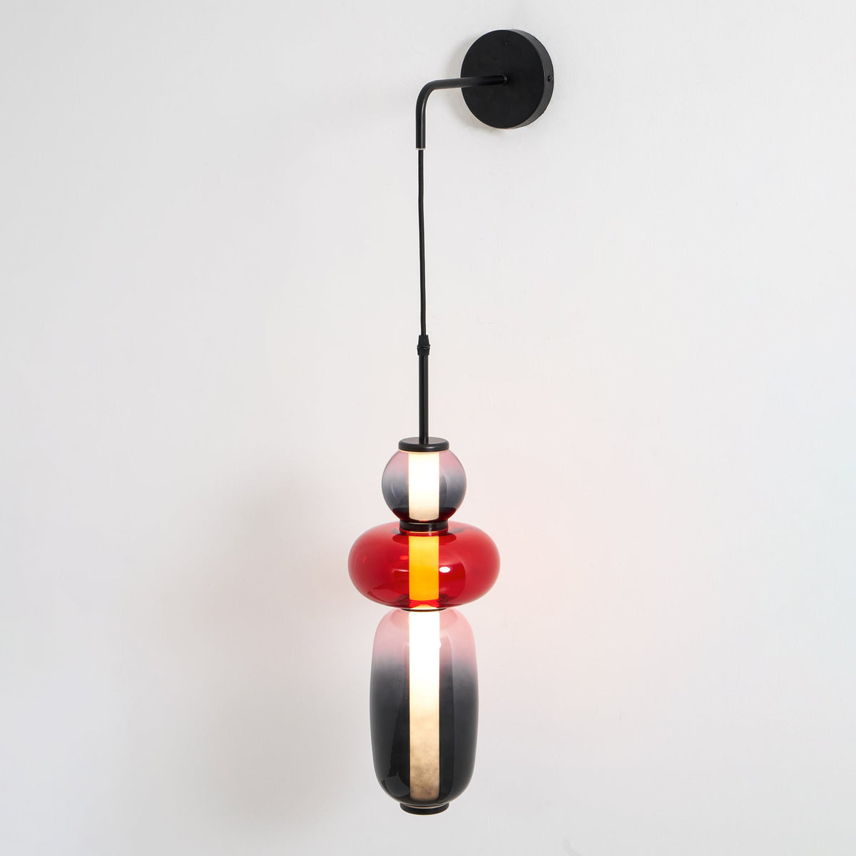 Noverik Stained Glass Wall Lamp