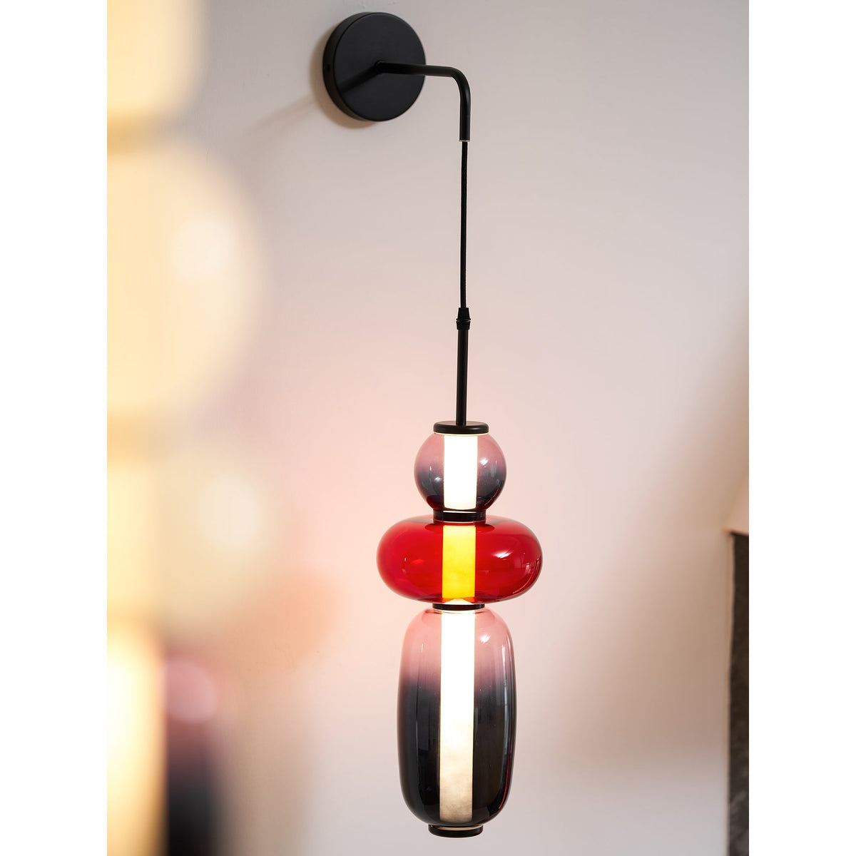 Noverik Stained Glass Wall Lamp