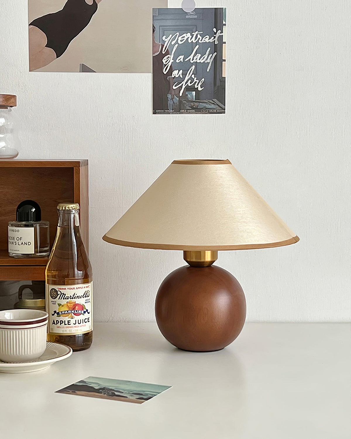 Aveneielle Table Lamp