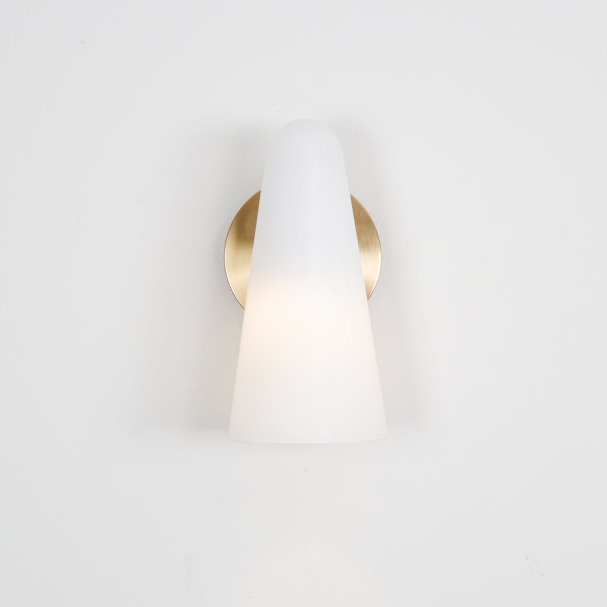 Lioririella Conical Glass Wall Lamp