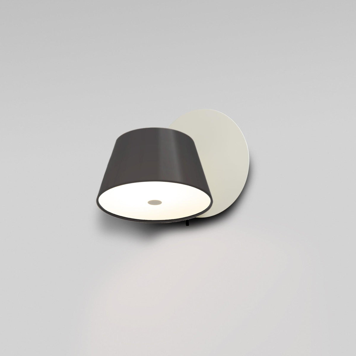 Fivra Wall Lamp