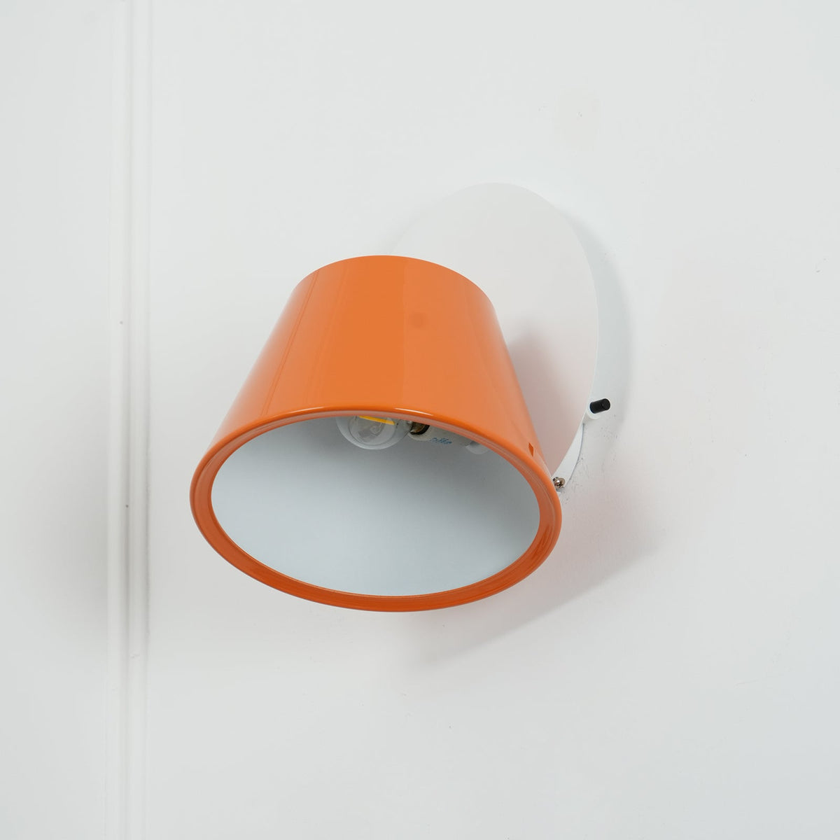 Fivra Wall Lamp