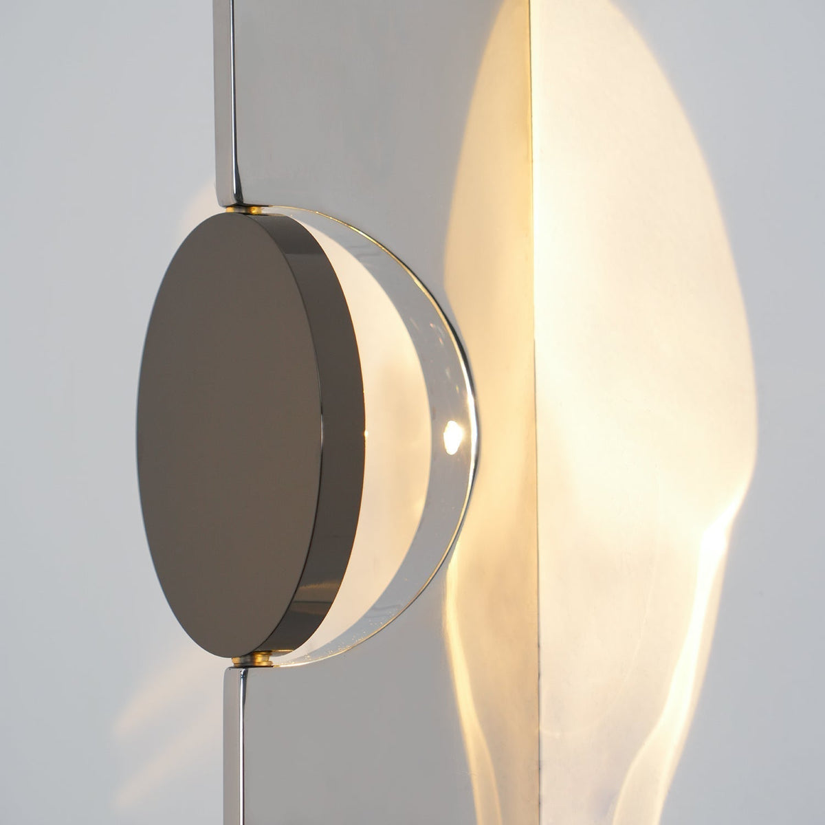 Walo Creative Light And Shadow Wall Lamp