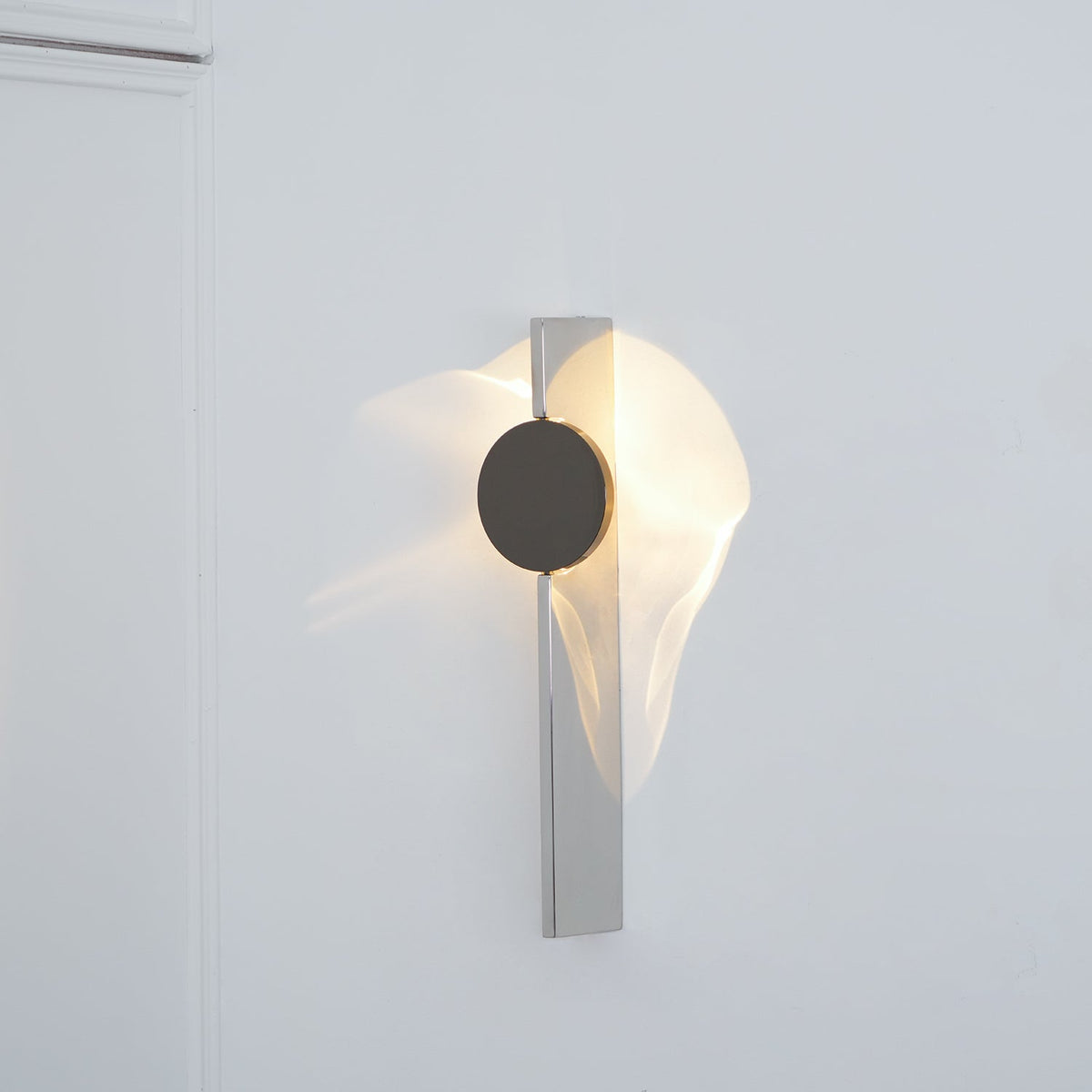 Delaview Kinetic Shadow Indoor Wall Light