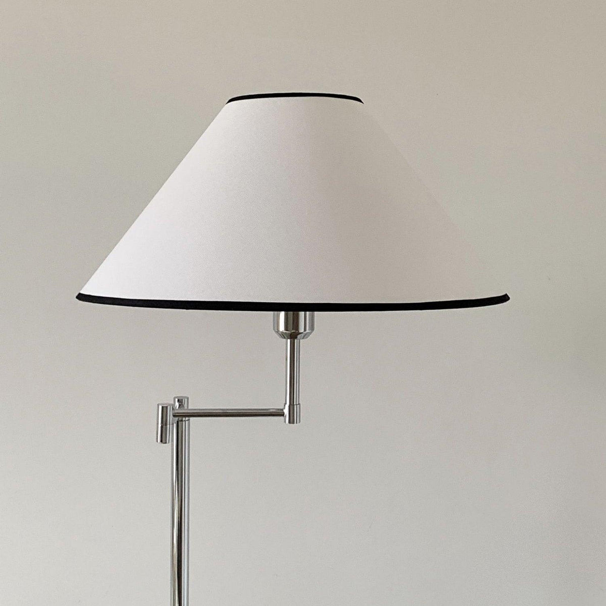 Rivaleria Floor Lamp