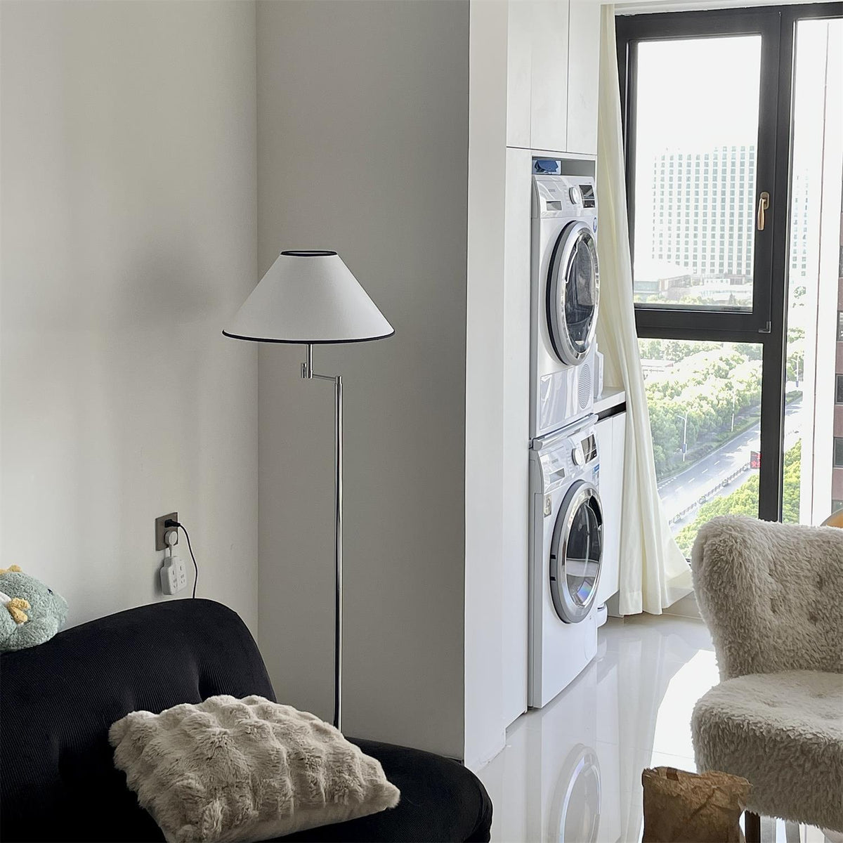 Rivaleria Floor Lamp