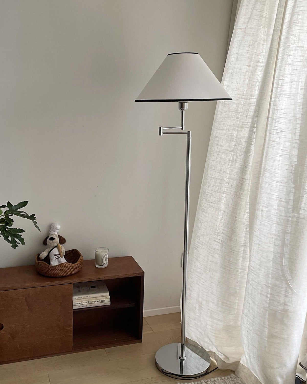Rivaleria Floor Lamp
