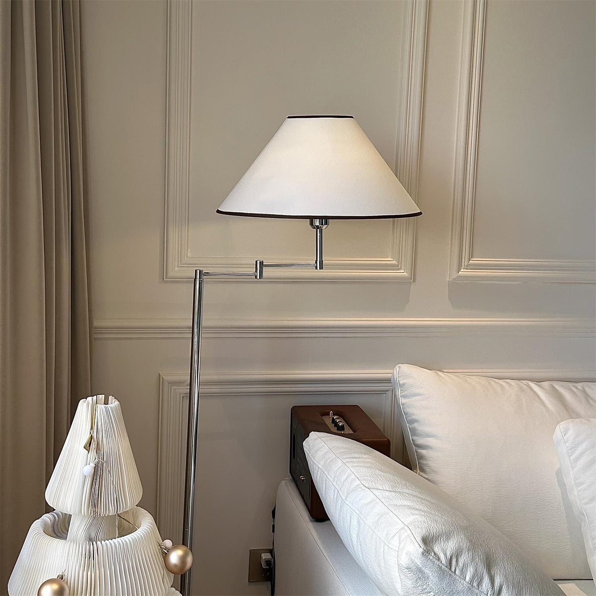 Rivaleria Floor Lamp