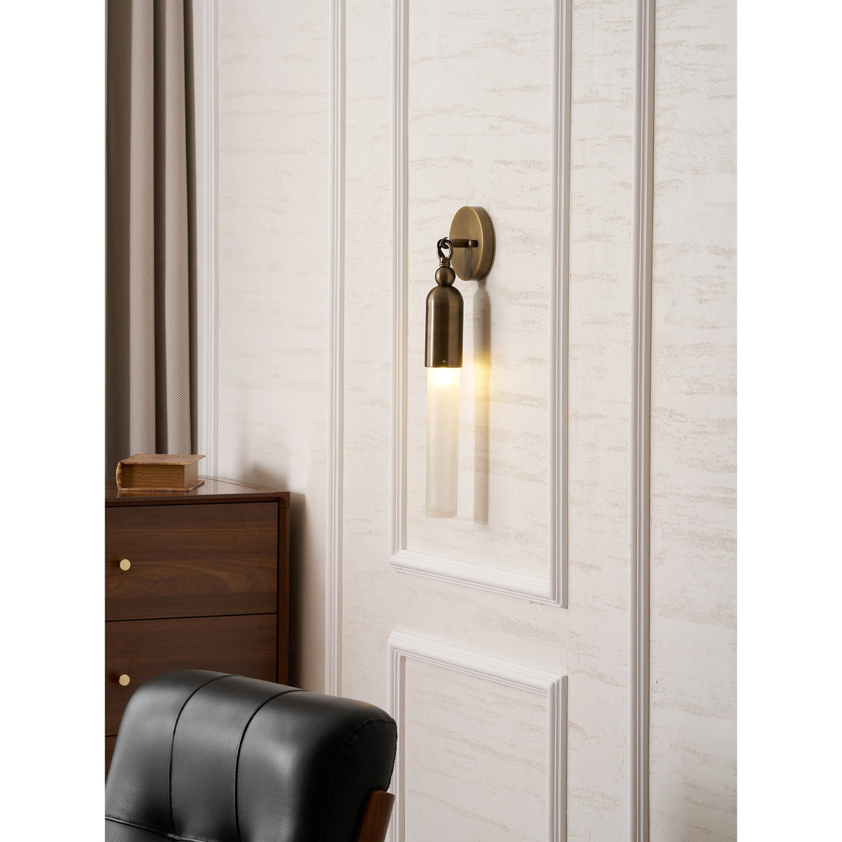 Veymont Darby Wall Lamp
