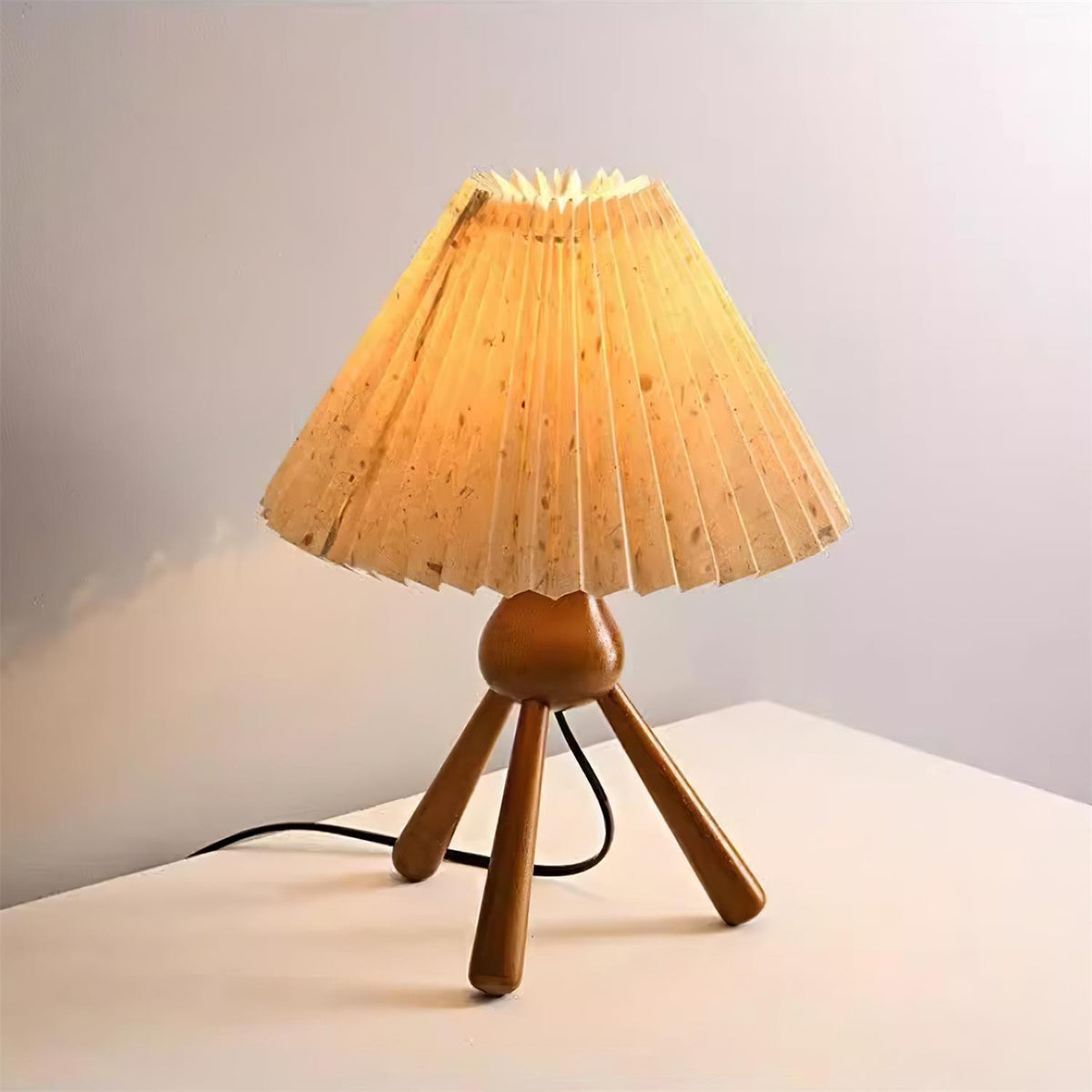 Caliveria Table Lamp