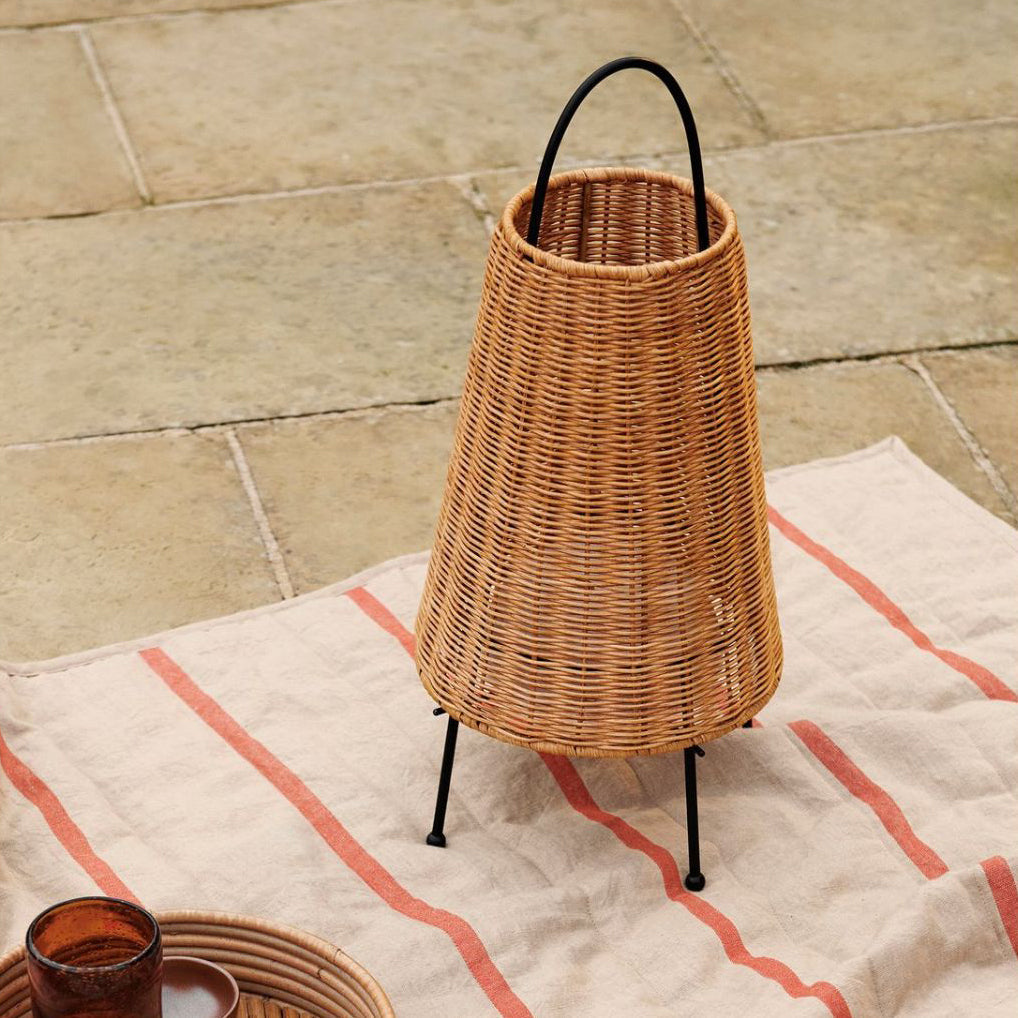 Ravora Coastal Table Lamp