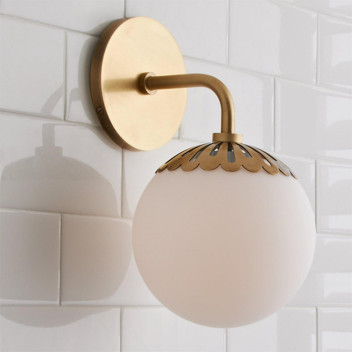 Pagumik Globe Glass Wall Lamp