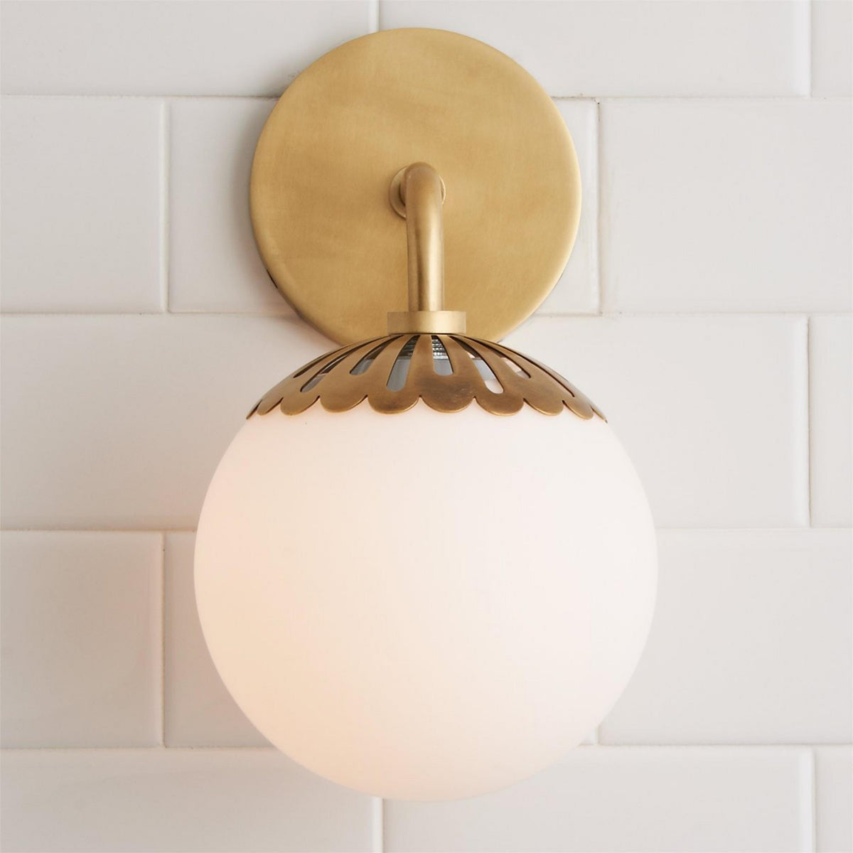 Pagumik Globe Glass Wall Lamp