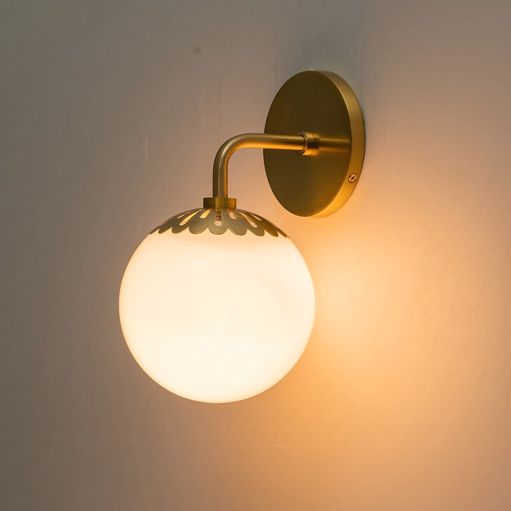 Pagumik Globe Glass Wall Lamp
