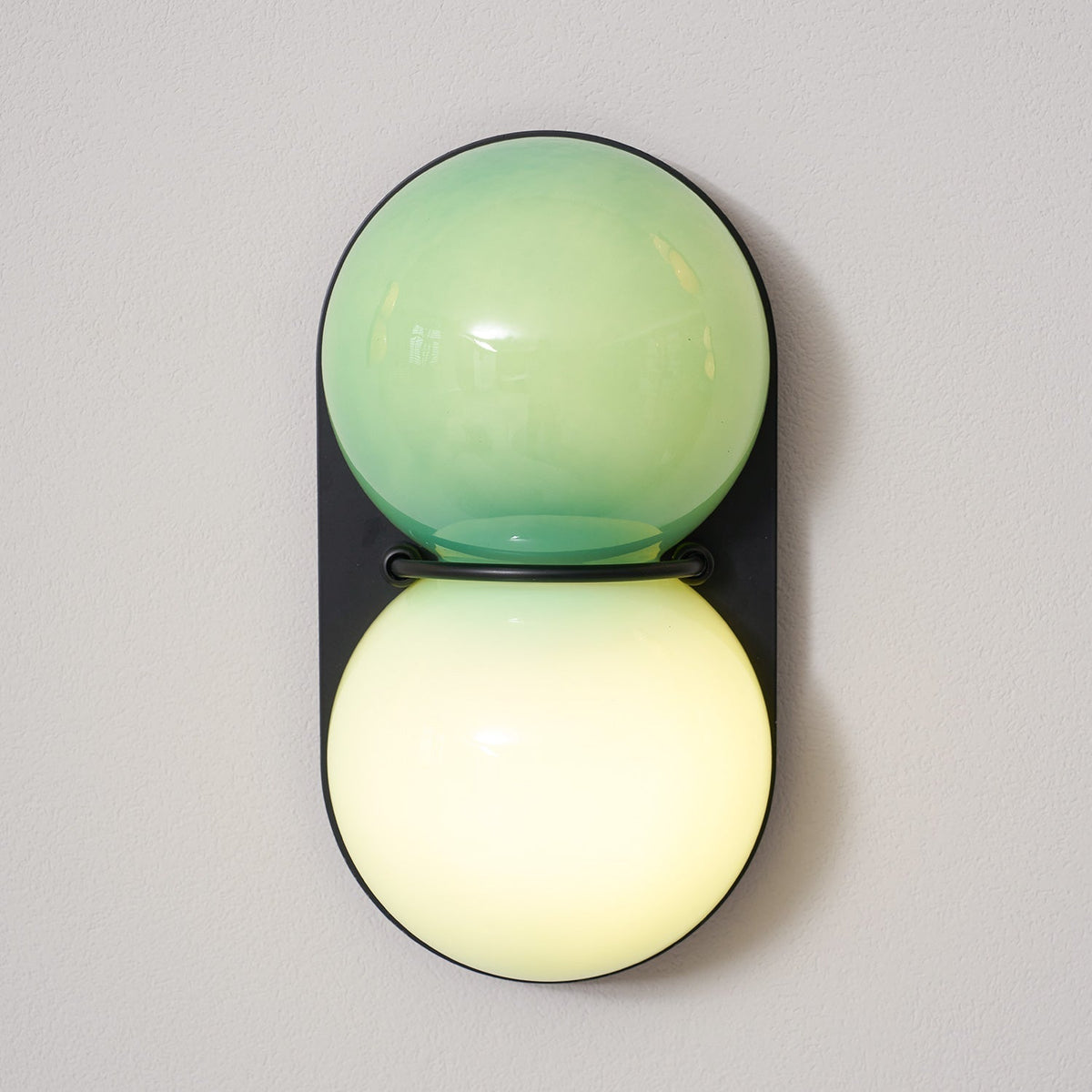 Veloira Wall Lamp