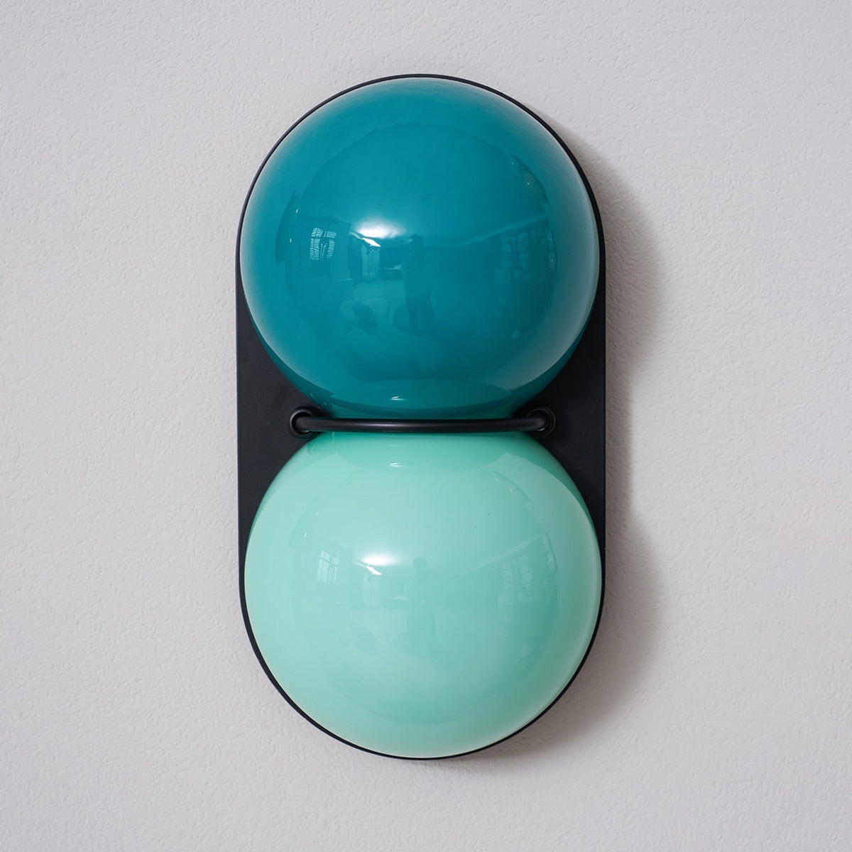 Veloira Wall Lamp