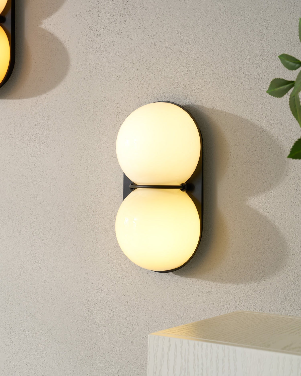 Veloira Wall Lamp
