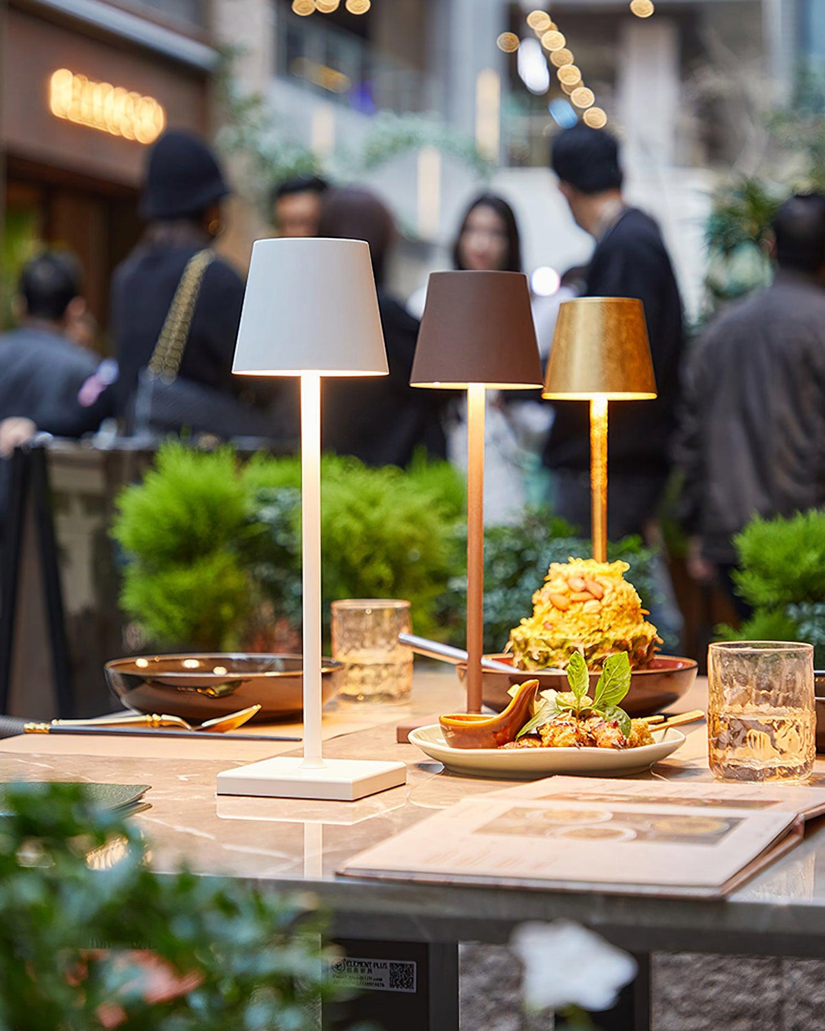Viraorelia Table Lamp