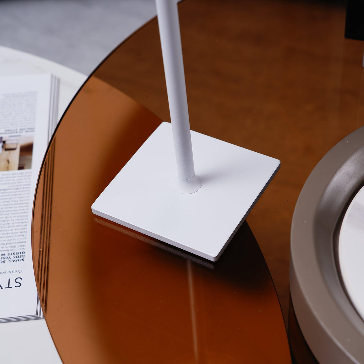 Viraorelia Table Lamp