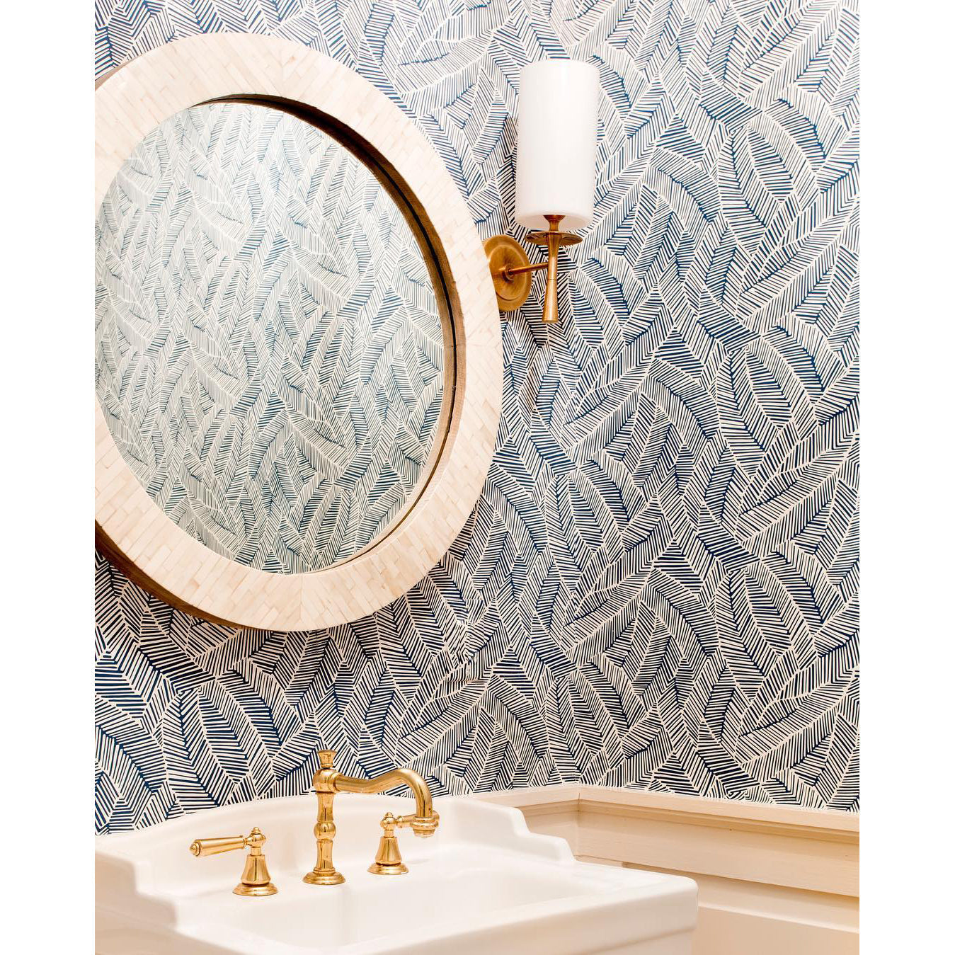Knight Fabric Glass Wall Lamp
