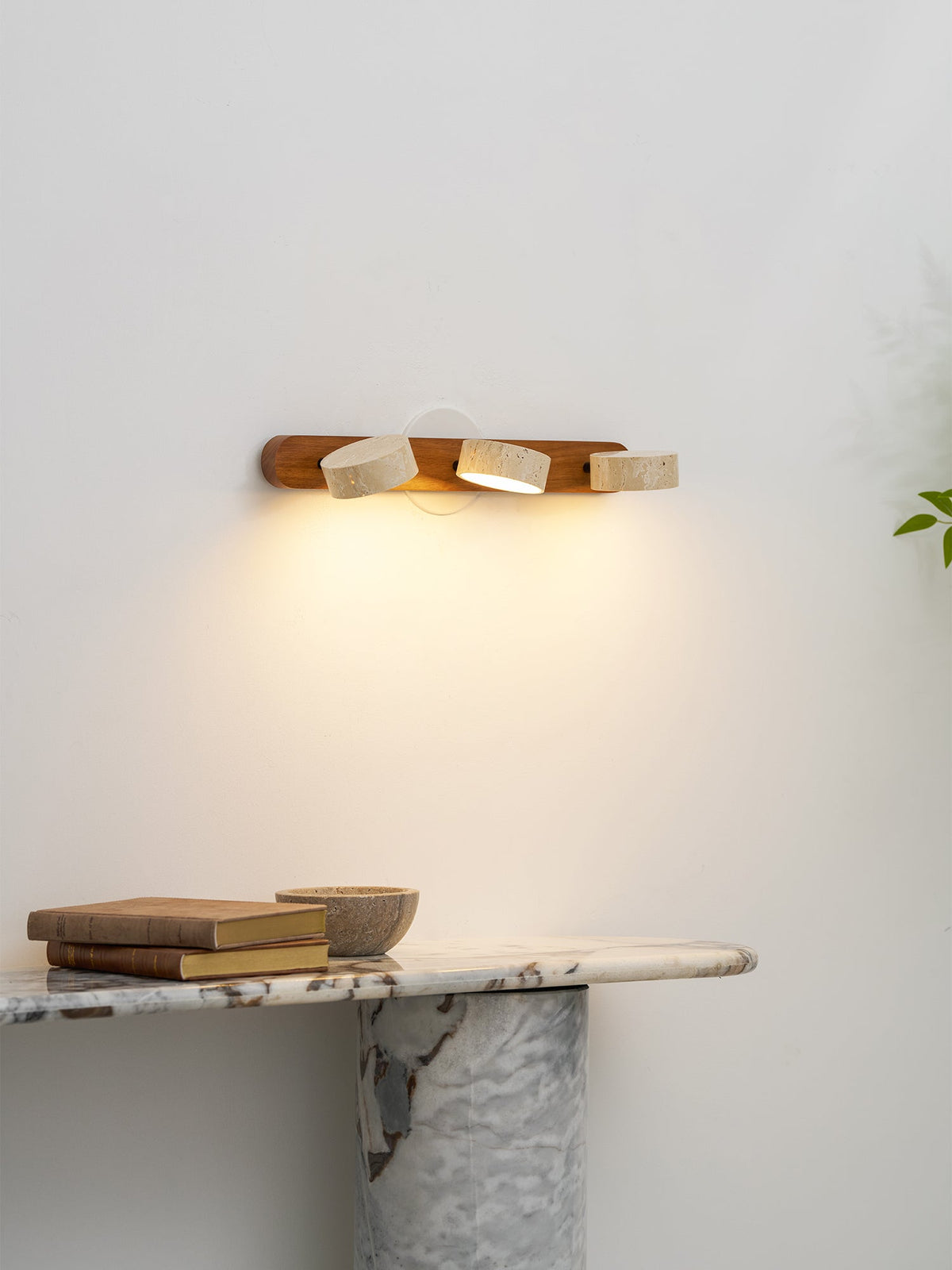 Elairaine Wall Lamp