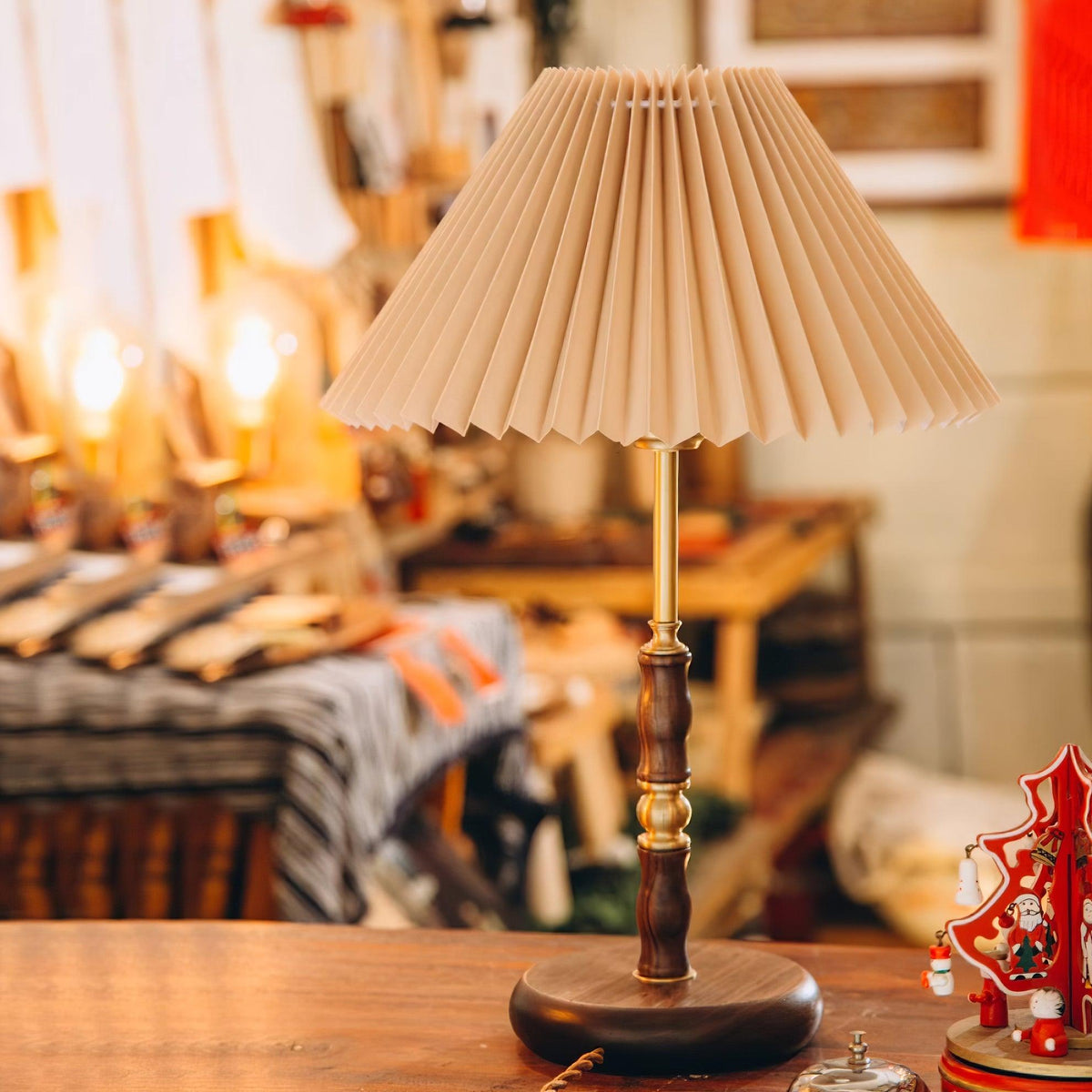 Mirelaya Table Lamp