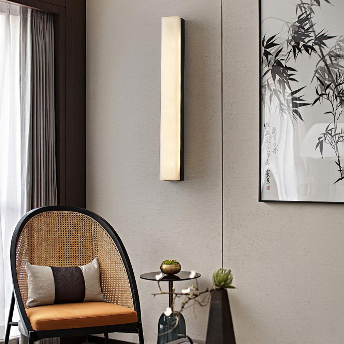 Menepuk Linear Brass Alabaster Wall Lamp