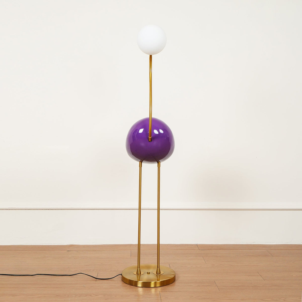 Aveniveria Floor Lamp