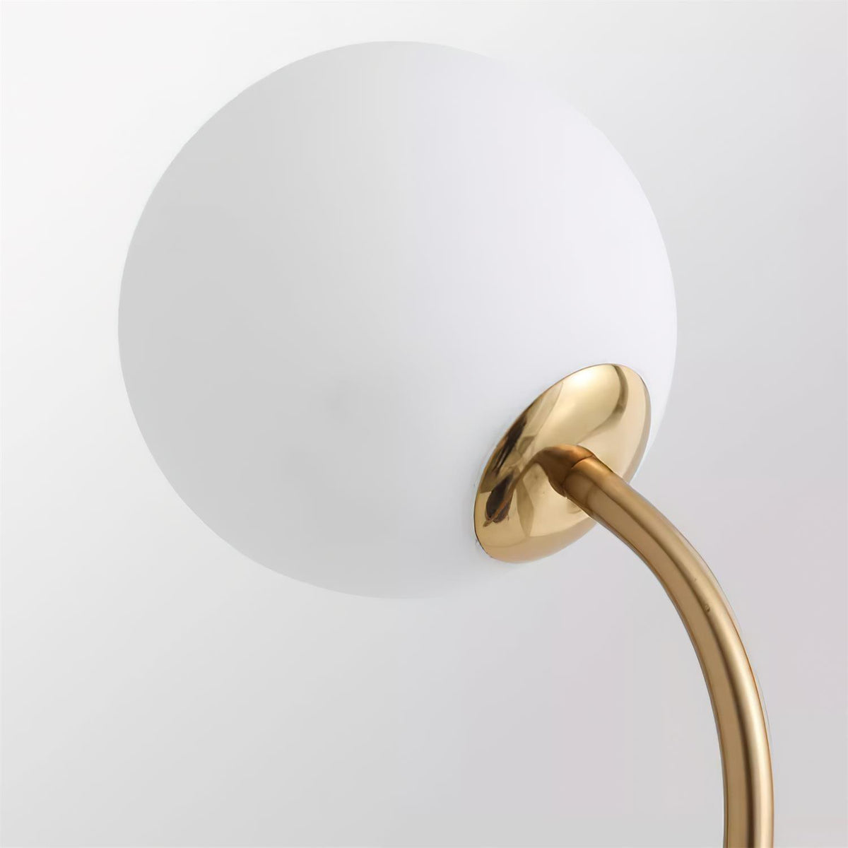 Aveniveria Floor Lamp