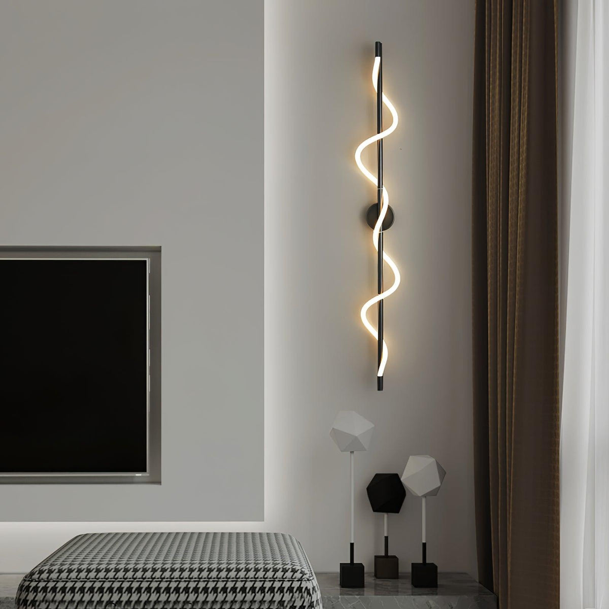 Nivelo Sculptural Brass Silicone Wall Lamp