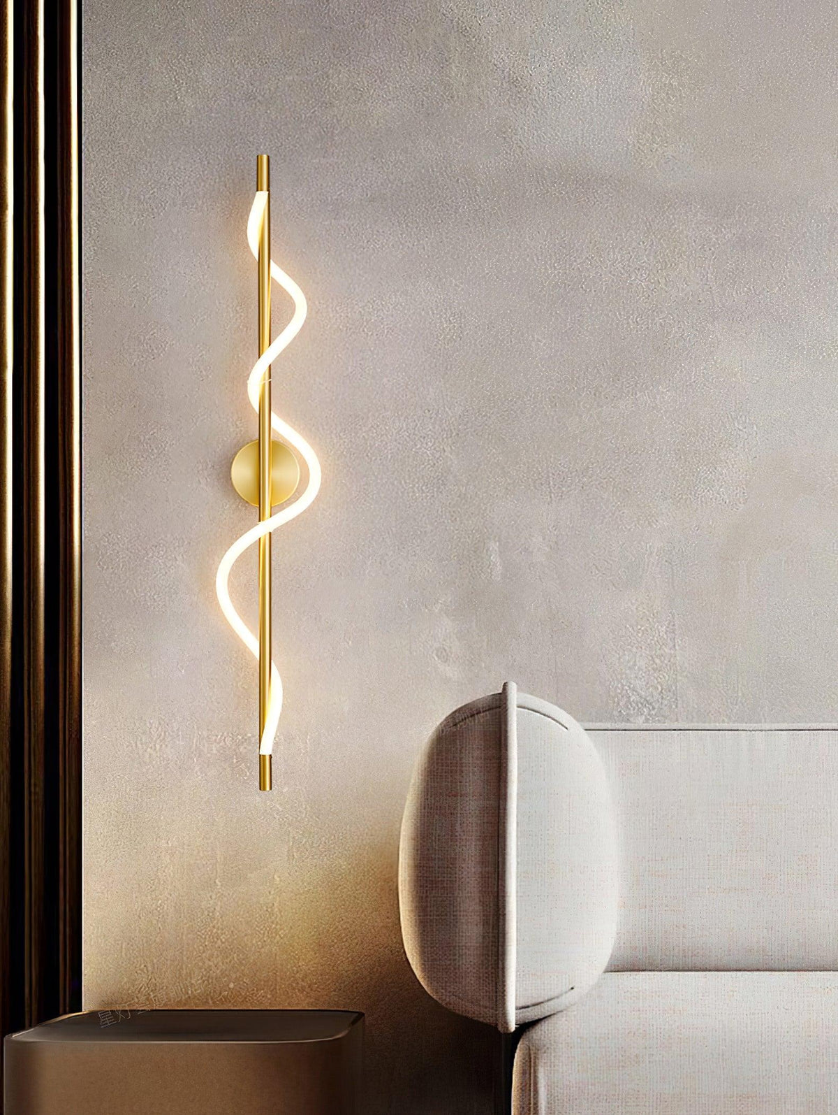 Nivelo Sculptural Brass Silicone Wall Lamp