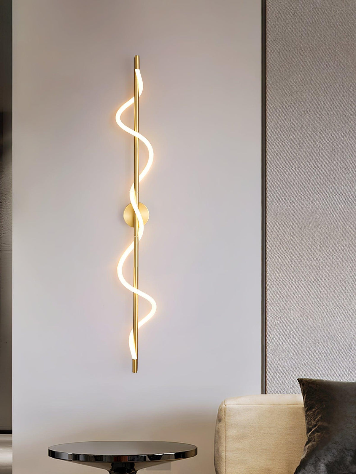 Nivelo Sculptural Brass Silicone Wall Lamp