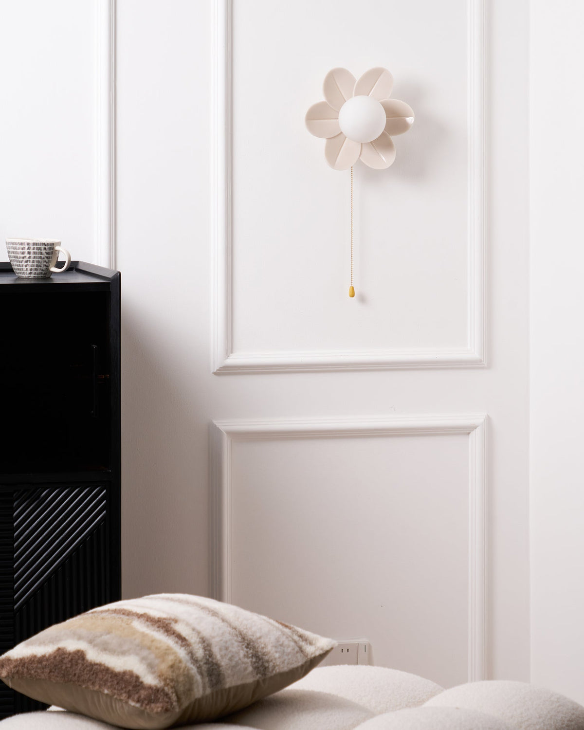 Bov Nordic Art Flowers Resin Wall Lamp