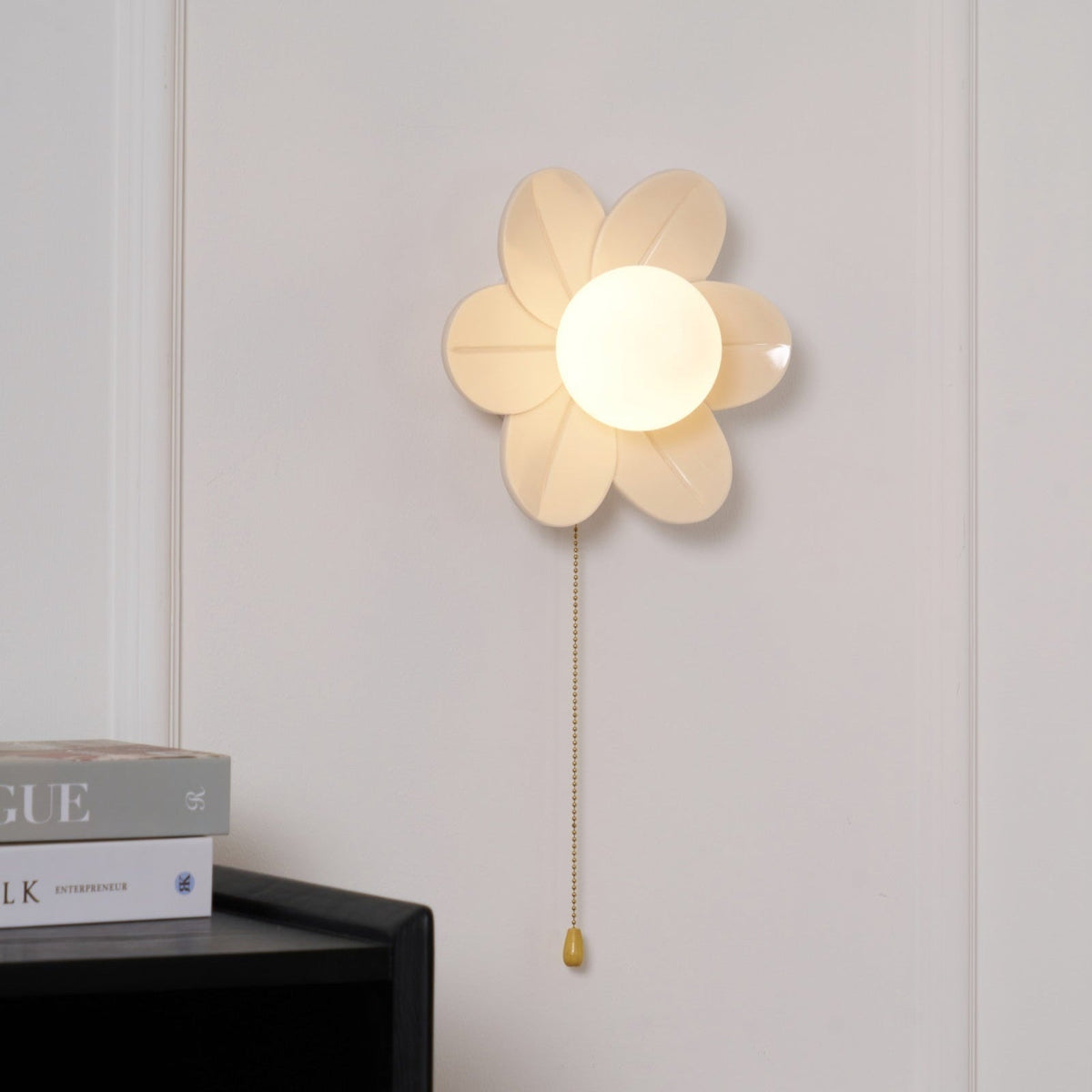 Bov Nordic Art Flowers Resin Wall Lamp