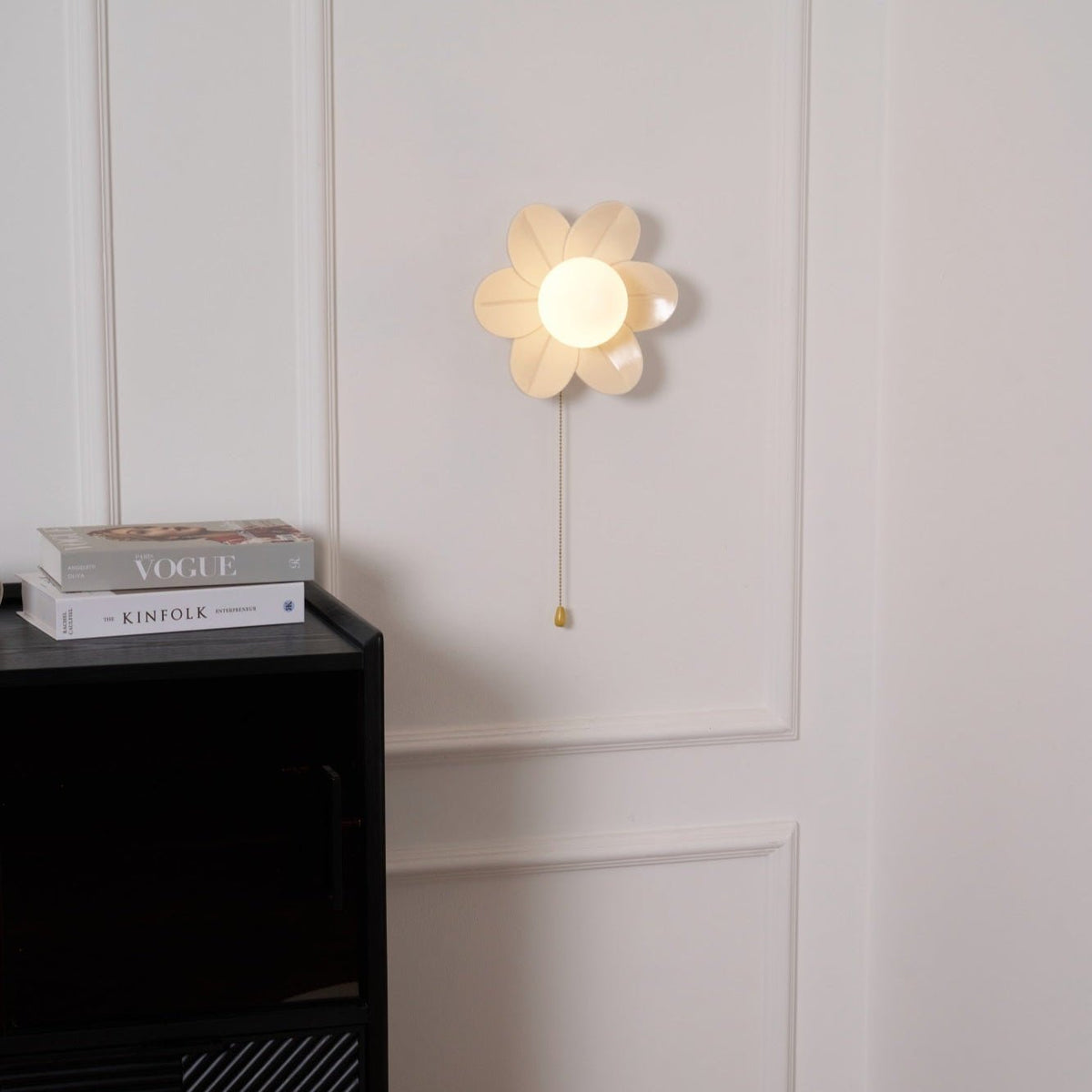 Bov Nordic Art Flowers Resin Wall Lamp