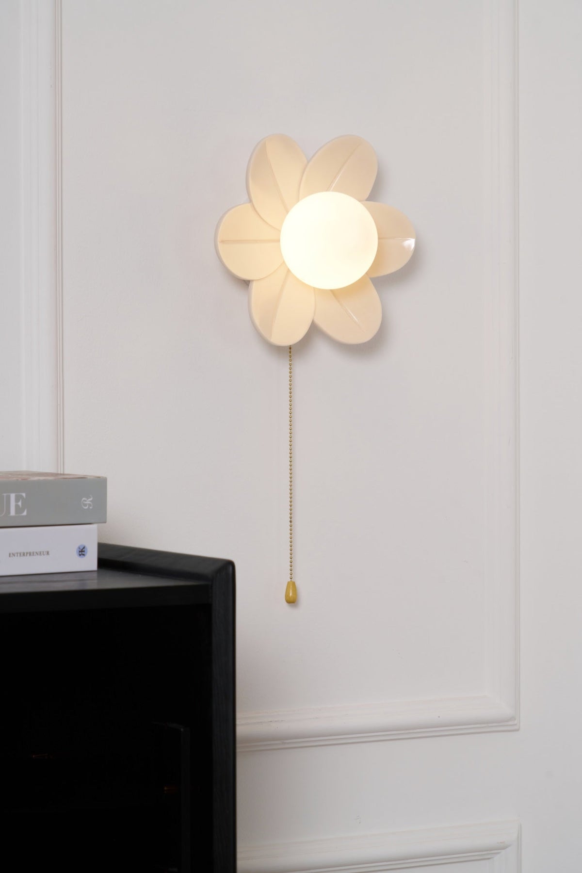 Bov Nordic Art Flowers Resin Wall Lamp