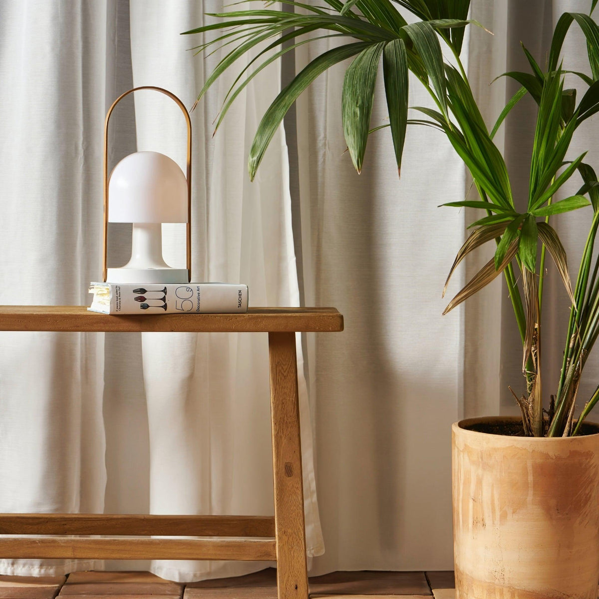 Elaanelle Table Lamp