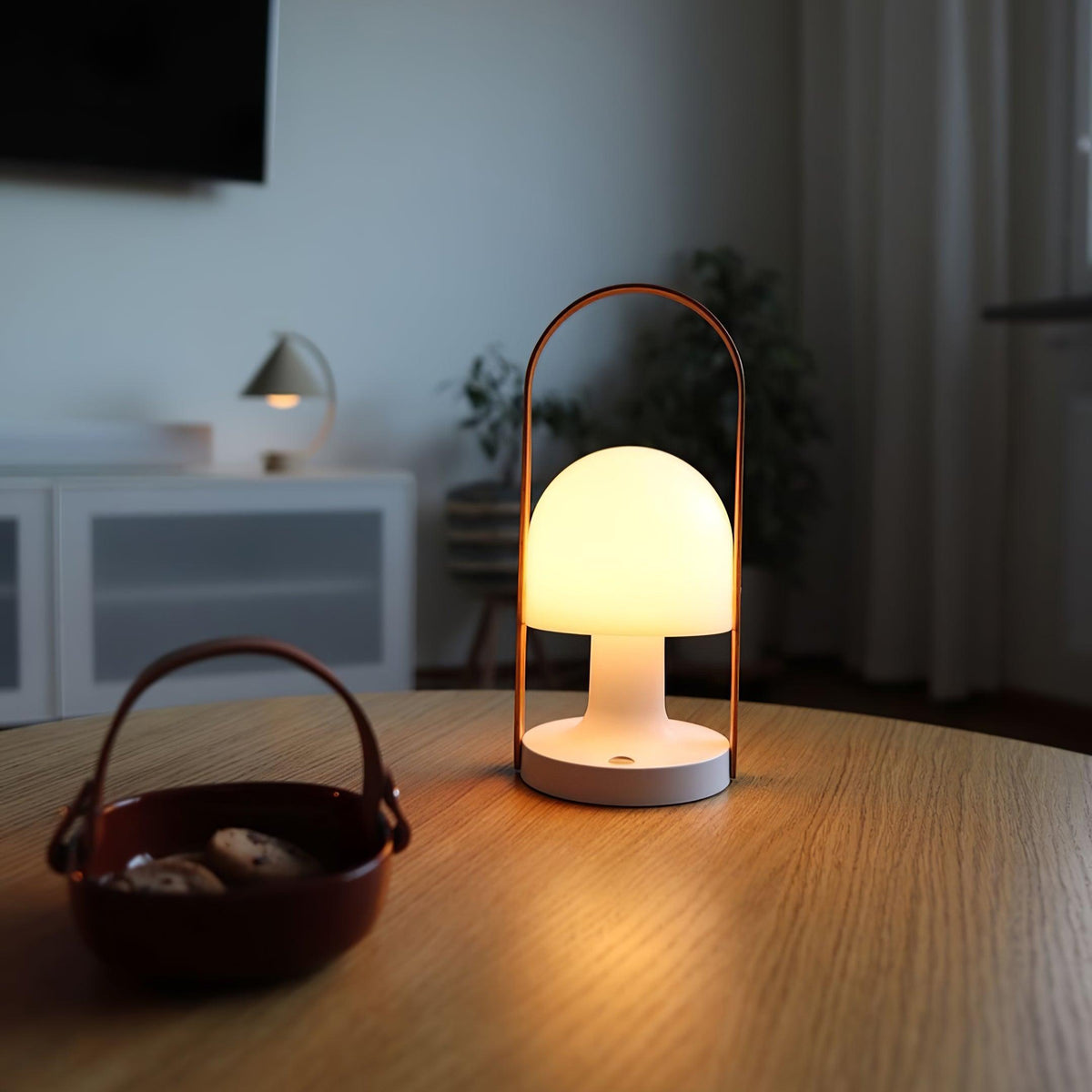 Elaanelle Table Lamp