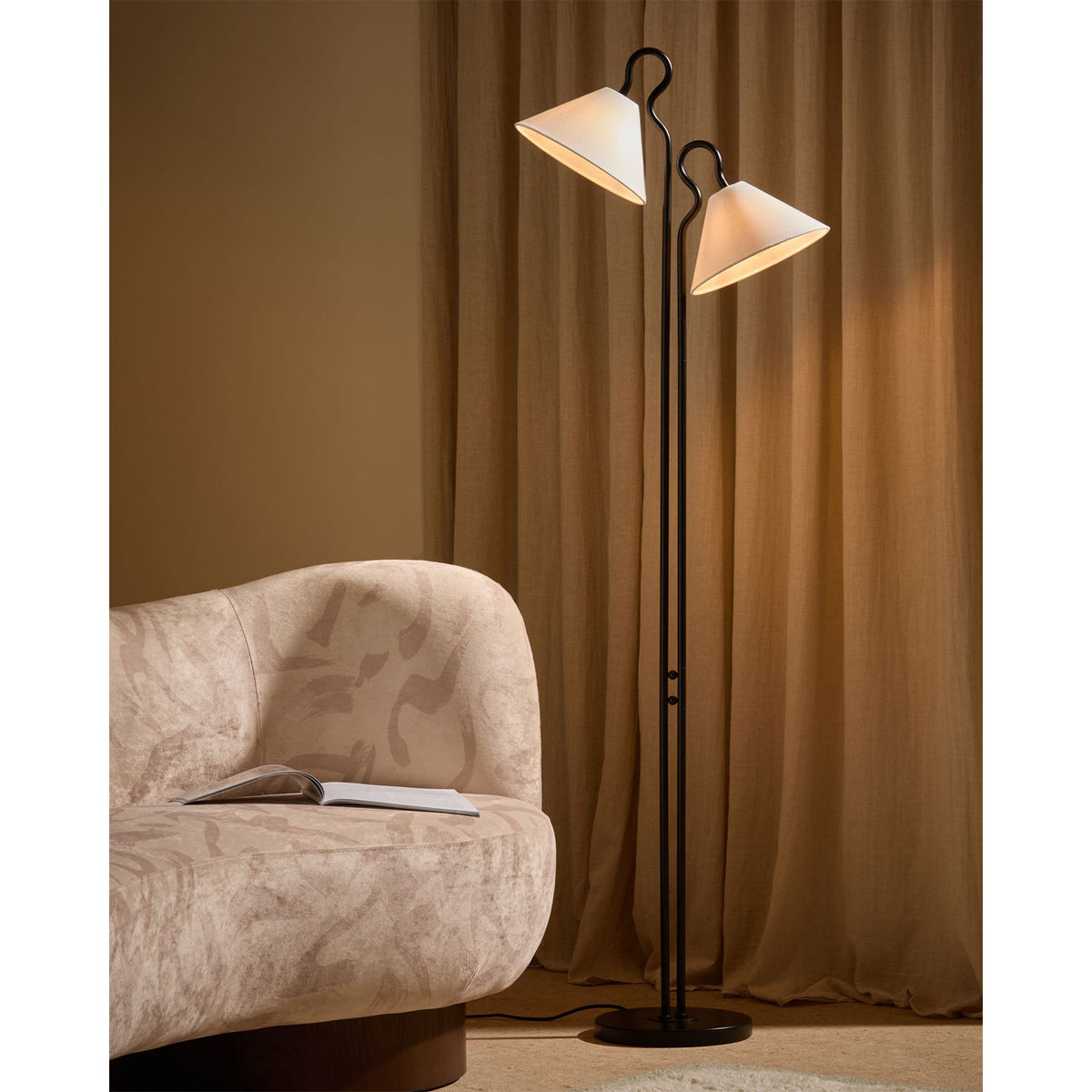 Viraoria Floor Lamp