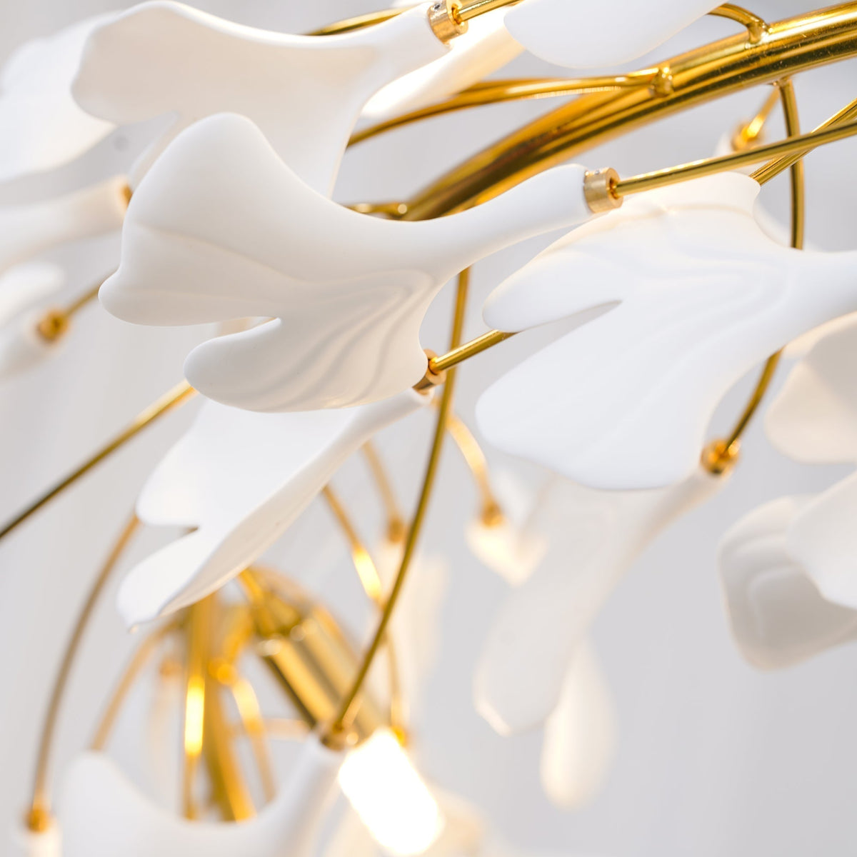 Motadedo Modern Golden LED Chandelier Ceramic
