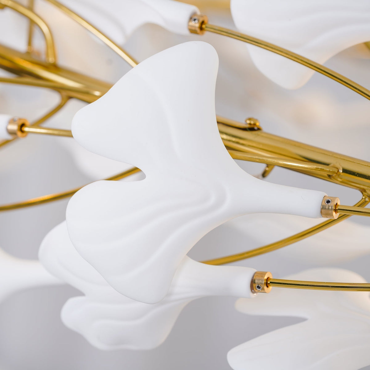 Motadedo Modern Golden LED Chandelier Ceramic