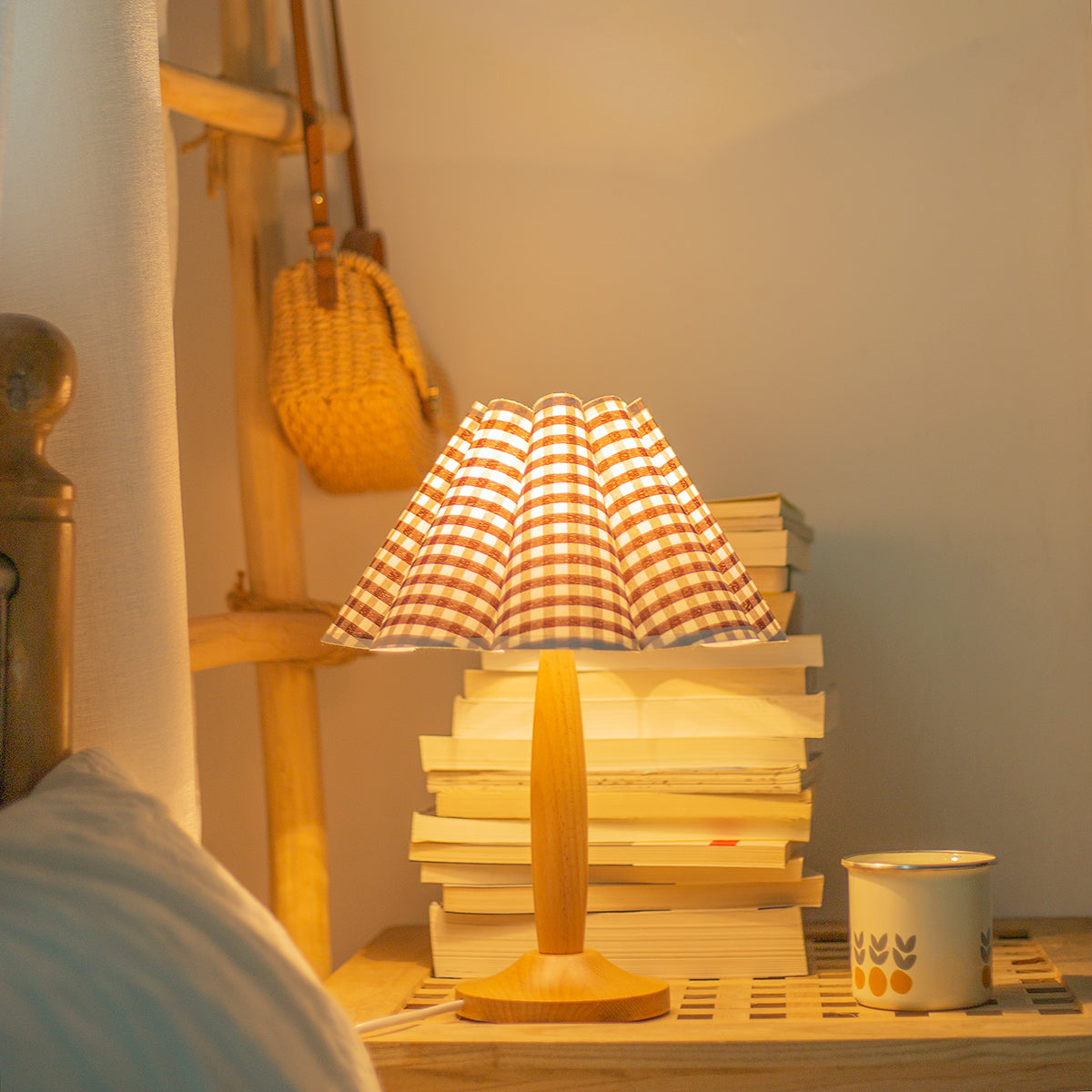 Rivalielle Table Lamp