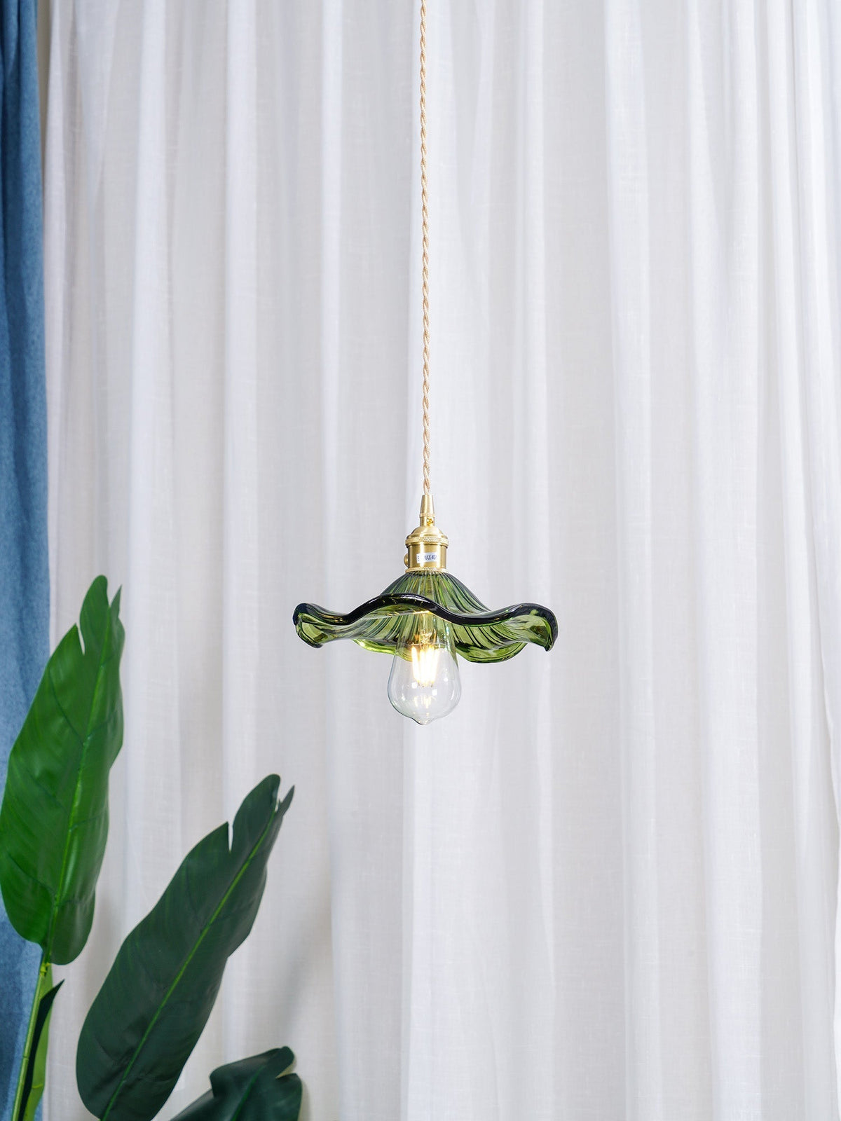 Daphne Modern Glass Flower Pendant Light