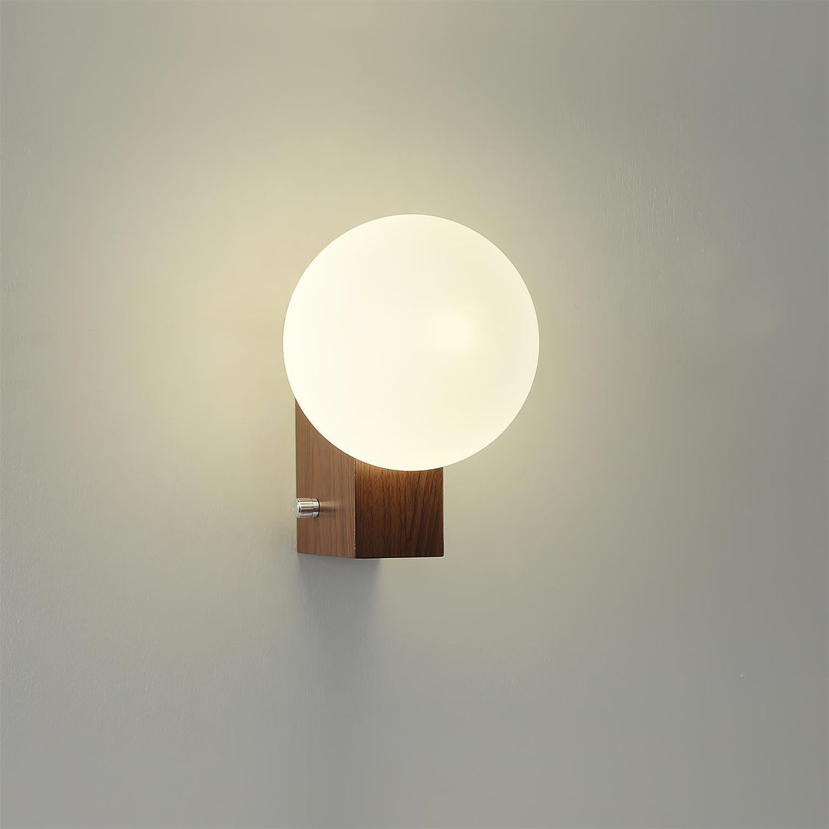 Luminaya Wall Lamp