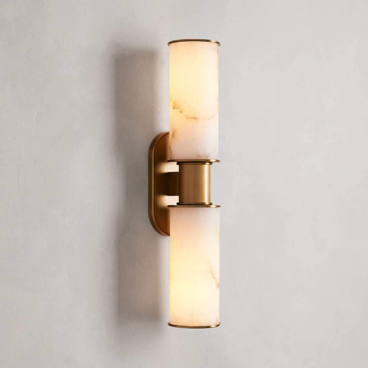 Nivivina Vertical Alabaster Sconce