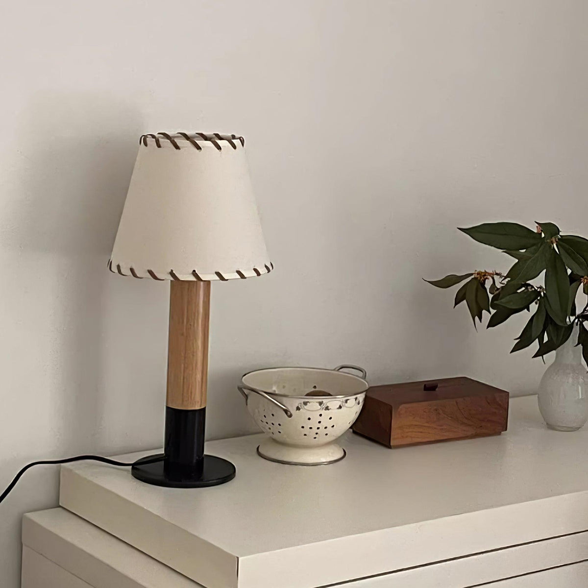 Virainina Table Lamp