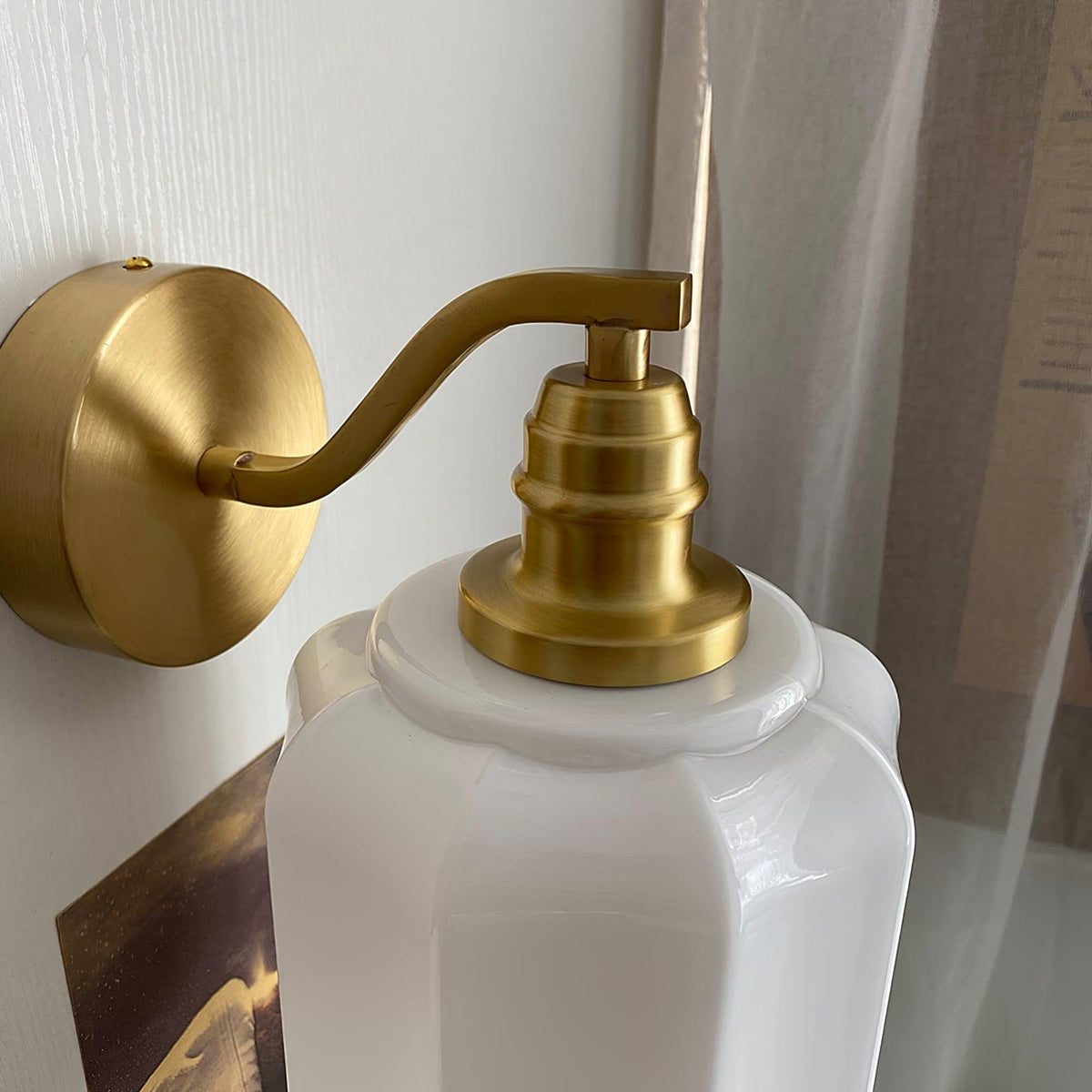 Lokeped Glass Wall Lamp
